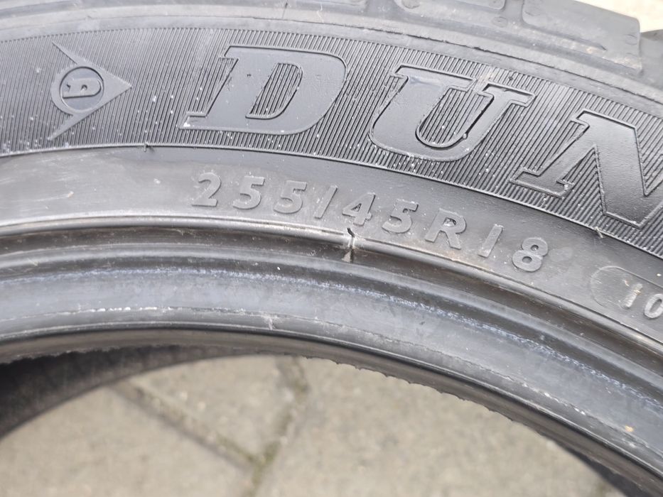 255 40 18 Dunlop
