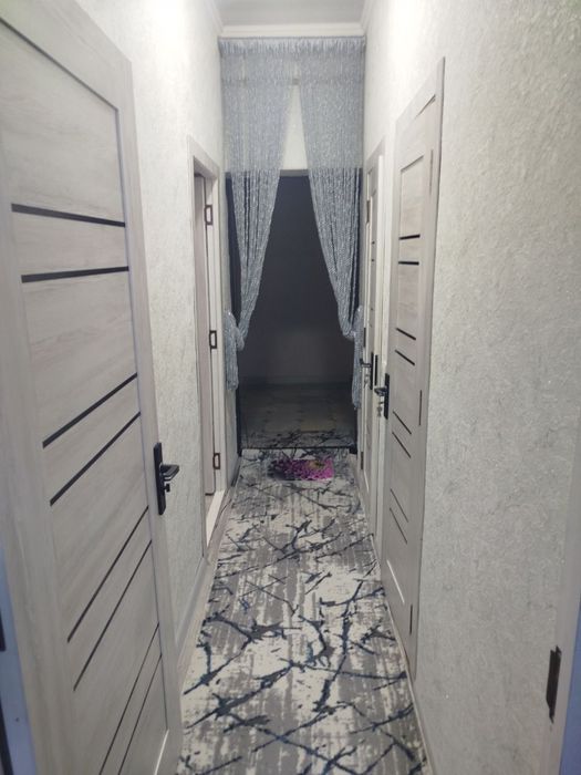 Kvartira sotiladi 1 xona 2 xona qilingan