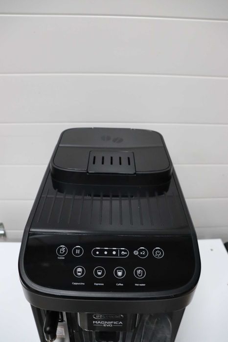 De'Longhi Magnifica Evo ECAM293.52.B  кафемашина с кана за мляко