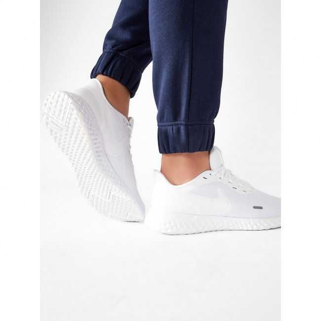 Нови Оригинални Nike Revolution 5 Размер 42.5