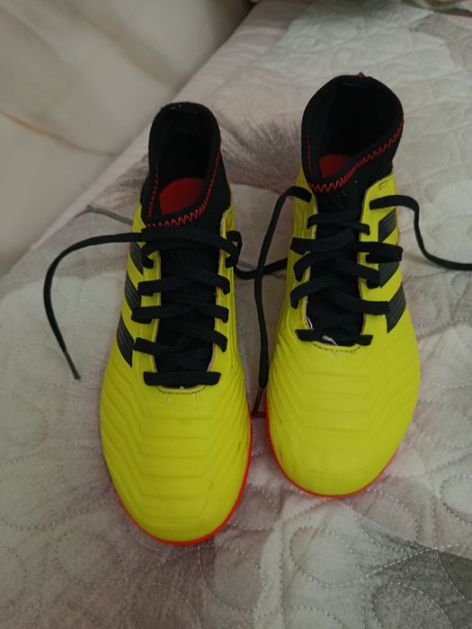 Сороконожки Adidas predator, для точности ударов 35,5