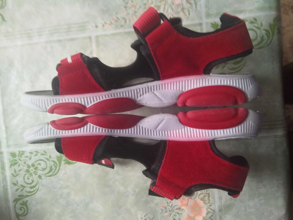 Сандали на мальчика.