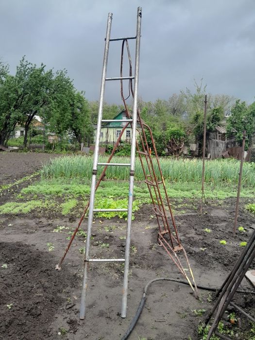 Лестница железная и алюминневая