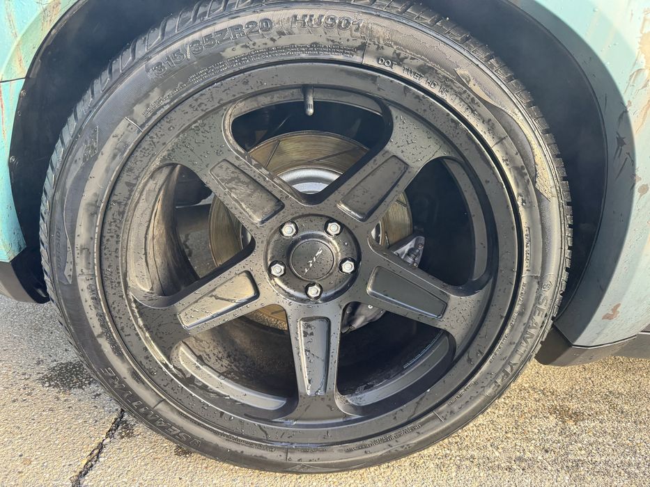 Vand Dodge Challenger SRT 6.4