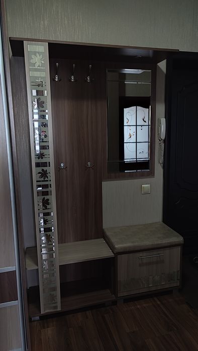 Продам  прихожую