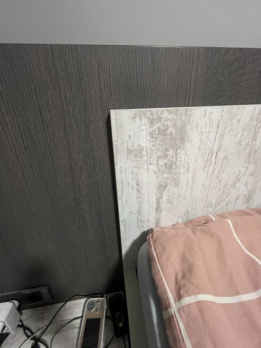 Легло 180/200 + нощни шкафчета, чекмеджета и матрак