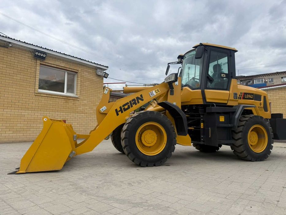 Фронтальный погрузчик HORN 942