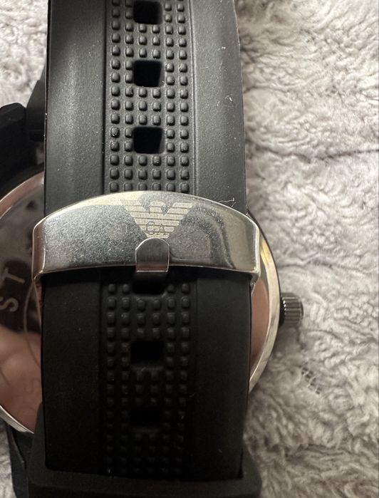Emporio armani часовник