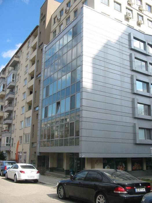 130 кв.м open space офис до метро – напълно окабелен, идеален за IT и