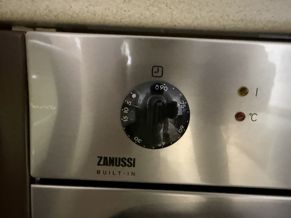 Cuptor electric Zanussi