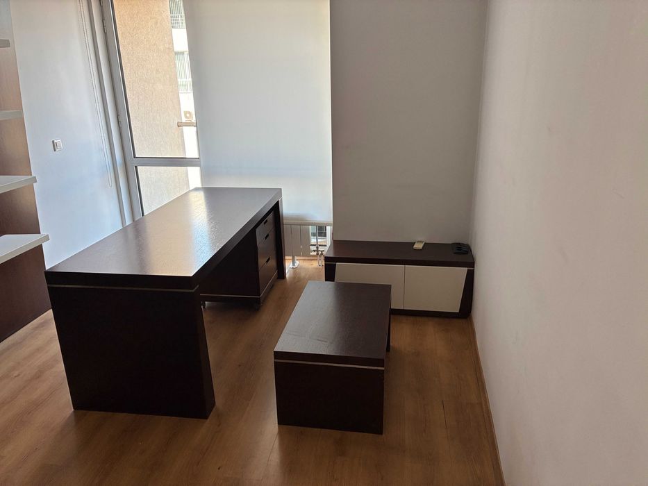 Офис обзавеждане