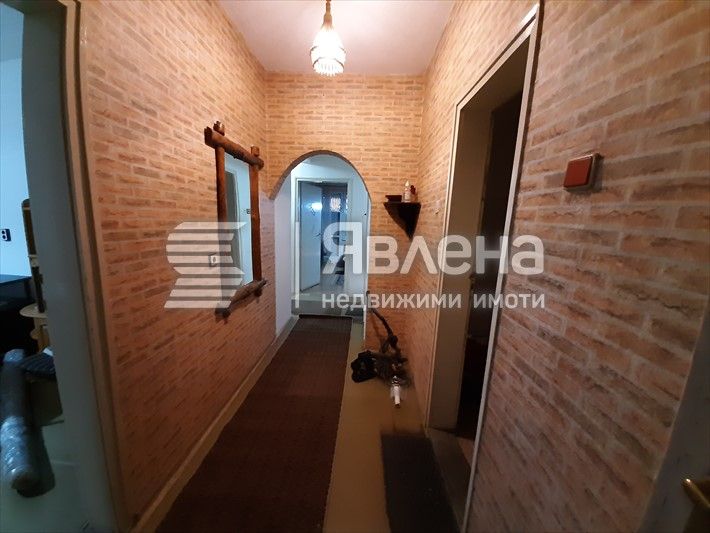 Дава се под наем Тристаен апартамент в Ямбол, Център - 80 кв.м за 255 € - Снимка #7