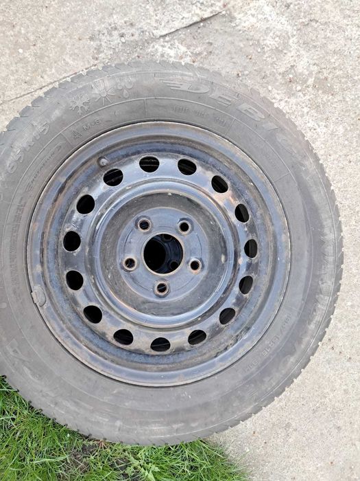 Vand jante cu anvelope iarna Debica  195 65 R15 91 H pentru Kia Ceed hatchback