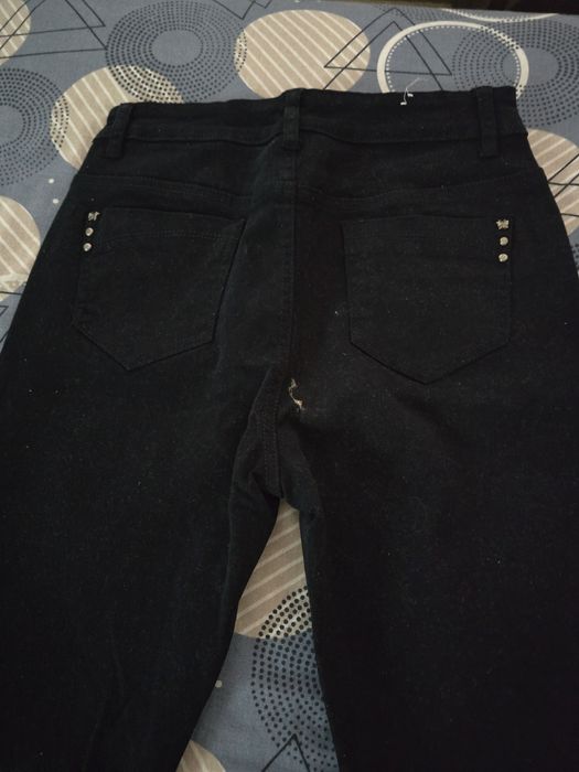 Нови дънки размер W 30 за 10 евро