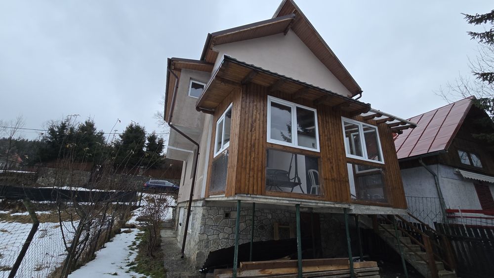 Casa cu etaj si demisol