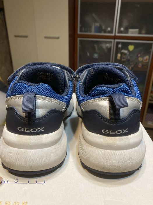 Детские кроссовки Geox размер 28