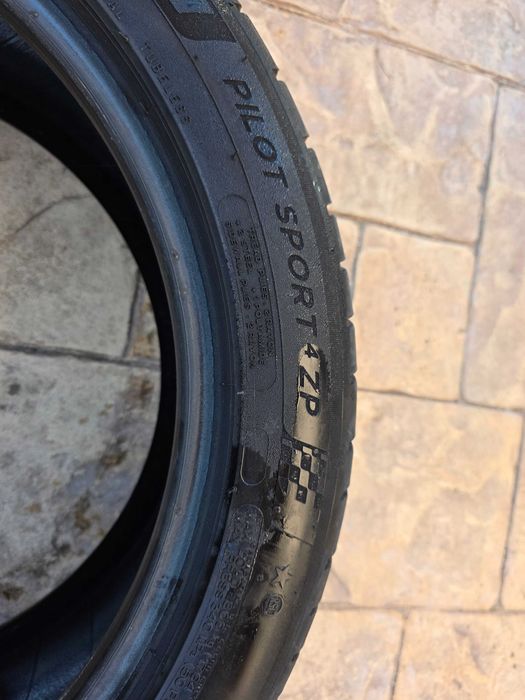 Michelin Pilot Sport 4 ZP 245 40 R19 - RSC - DOT 1823