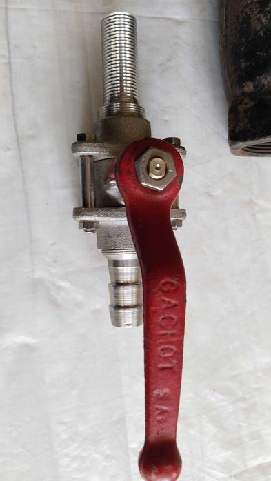 Кранове за вода спирателни и манометри