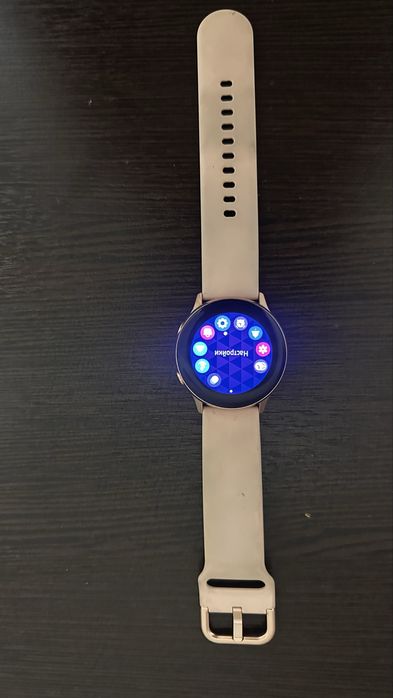 Смарт-часы Samsung Galaxy Watch Active