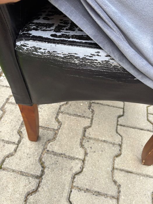 Vand 5 scaune rezistente