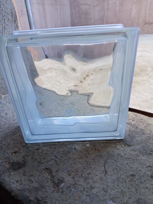 Cărămidă de sticla noua