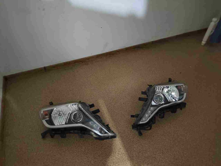 Фара Toyota Land Cruiser Prado 150