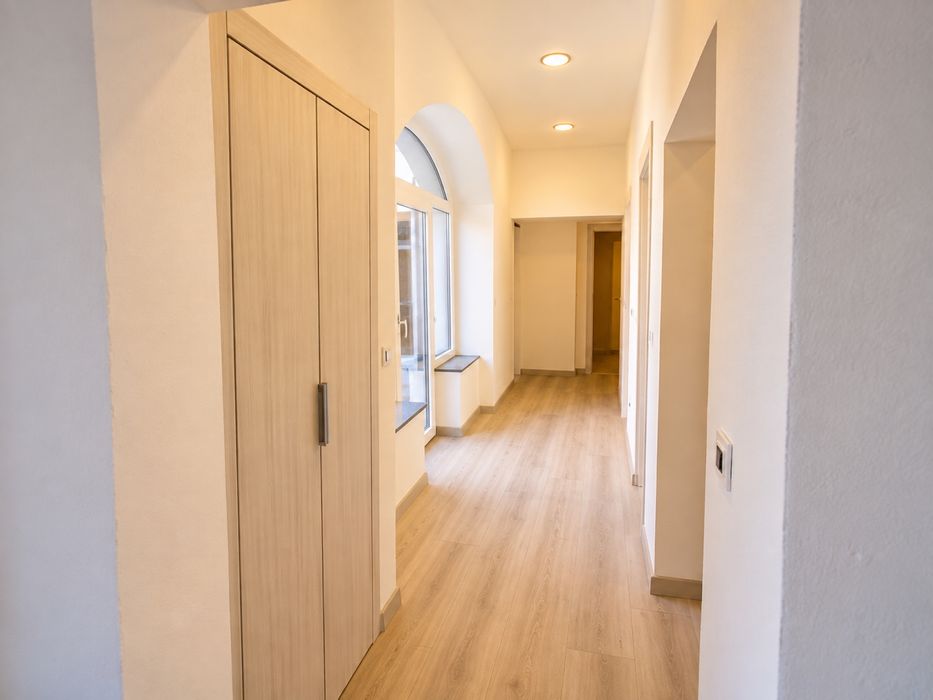 DE VÂNZARE – Apartament ULTRACENTRAL ARAD  159 MP 136.000 € Renovat Integral