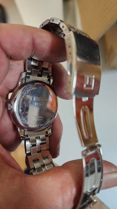 Продам швейцарские часы TISSOT