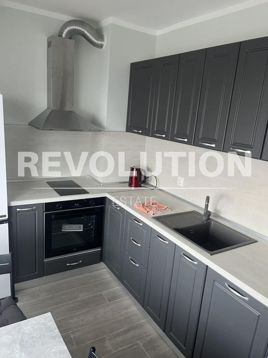 Дава се под наем Тристаен апартамент в Варна, Левски - 65 кв.м за 650 € - Снимка #2