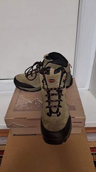 Ботинки спортивные