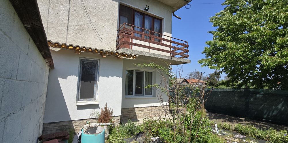 Двуетажна къща с. Ряхово