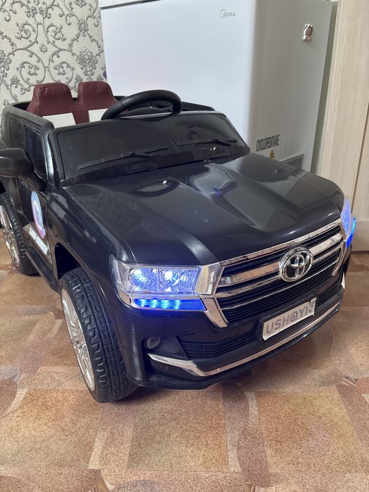 Детская машинка на пульте