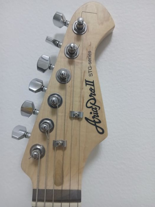 Электрогитара aria pro2