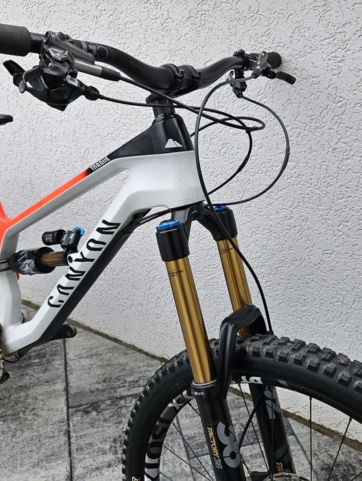 Canyon Torque CF 9.0 bicicleta carbon mtb full suspension Fox Kashima