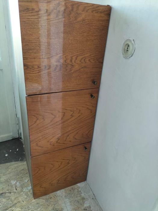 Продам шкаф сервант