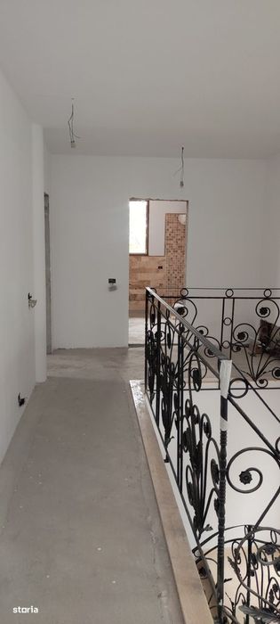 Casă de vânzare în cărămidă garaj, curte