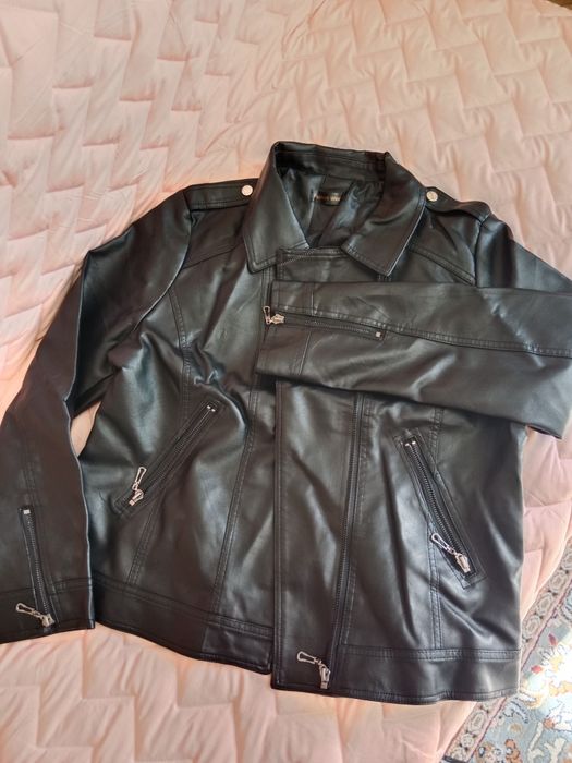 Продаю одежду обувь все новое листайте