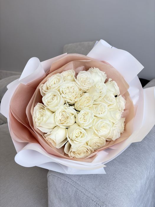 Букет из белых роз