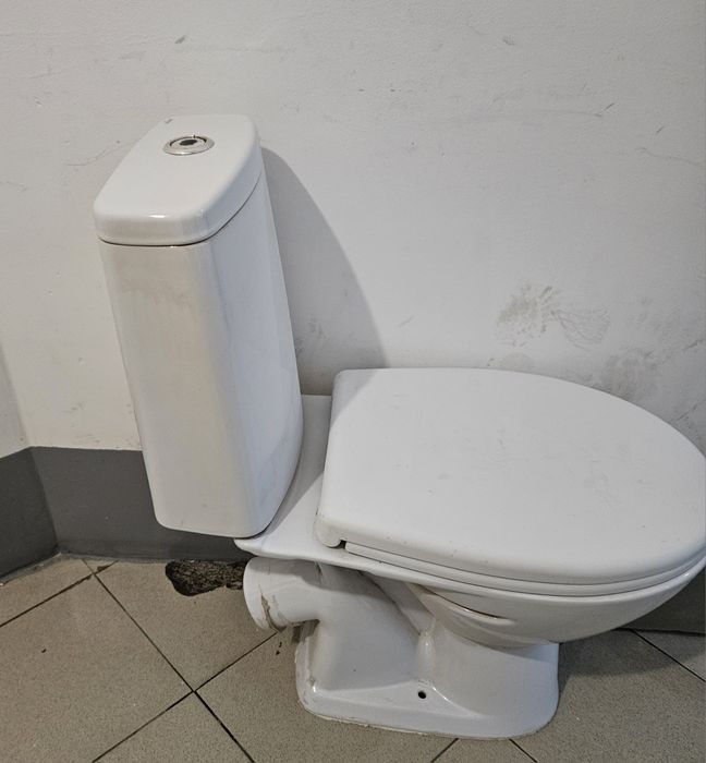 Унитаз, бачок, полный комплект