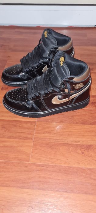 Jordan 1 high Black metalic gold