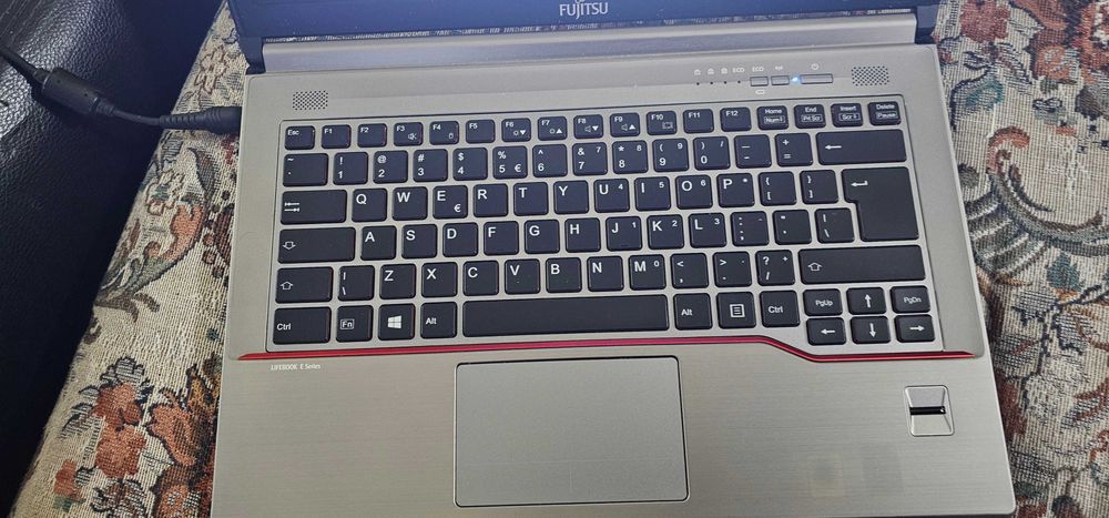 laptop Fujitsu i5 gen 4 tehno redactare