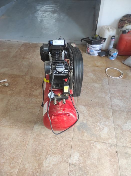 Продам воздушный компрессор 120.000