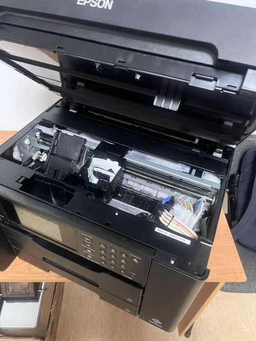 Продам 2 не работающих принтера на запчасти