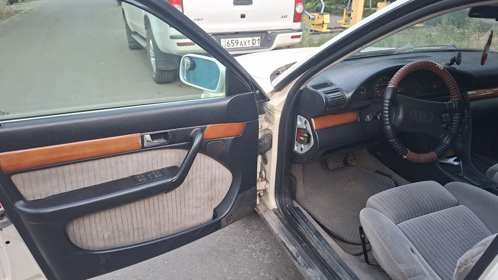 Продам ауди 100 с4