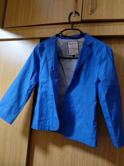 Vand sacouri baieti, stare f. buna, pret 40 lei bucata