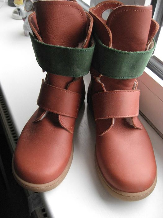 Скникърси и боти натурална кожа .