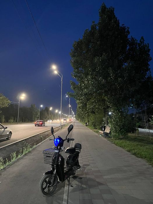 Продам электроскутер ск8