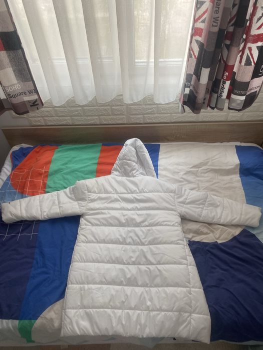 Продавам женско Яке