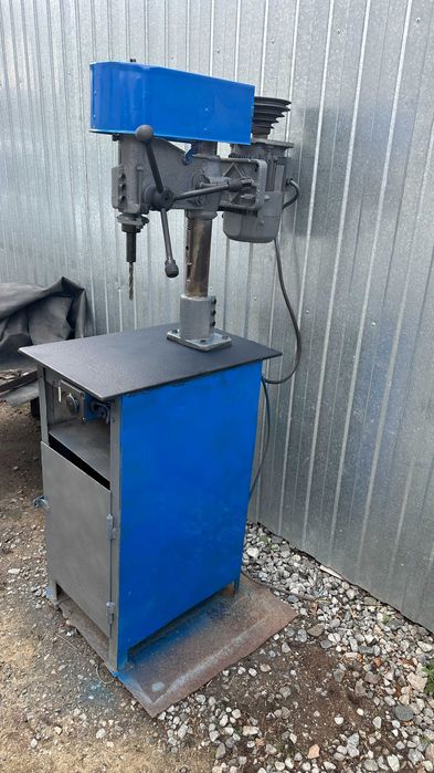 станок сверлильный на станине