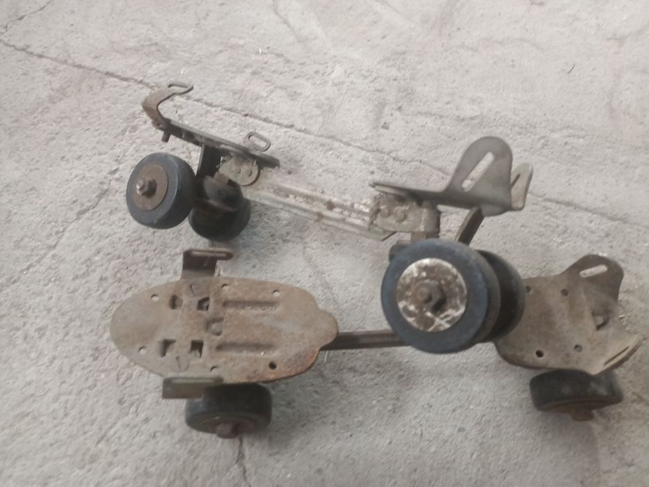 Роликовые коньки